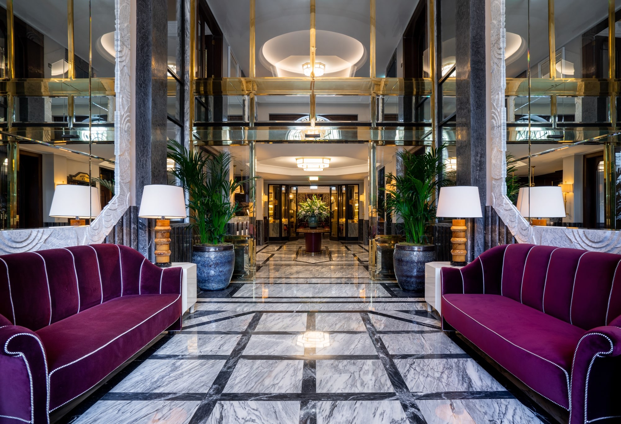 669/Photos/Hotels/MAH_Le_Monumental_Palace/maison_albar_hotels_le_monumental_palace_hall.jpg