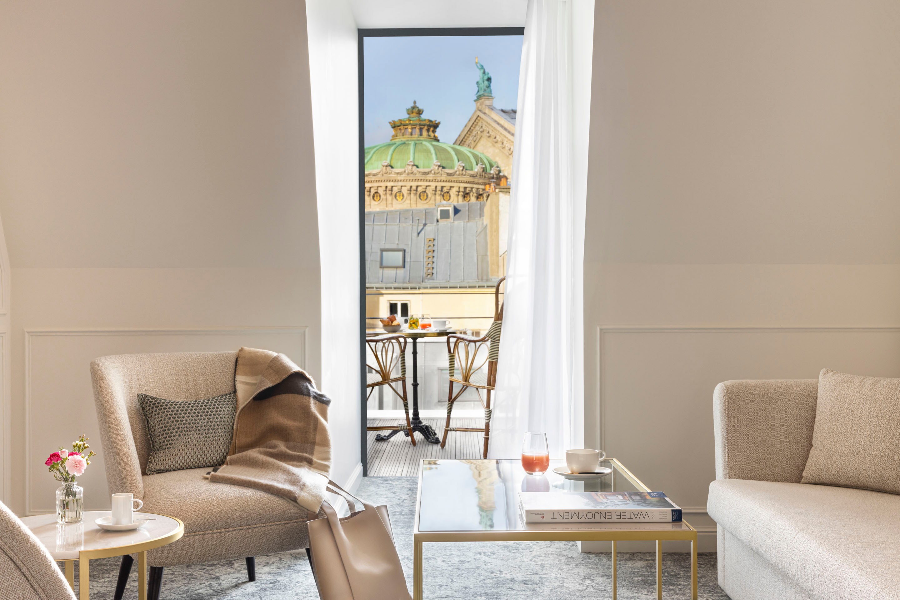 669/Photos/Hotels/MAH_le_vendome/020_vendome_suite_opera_CK_Pictures_Stefan_Kraus__hd_1.jpg